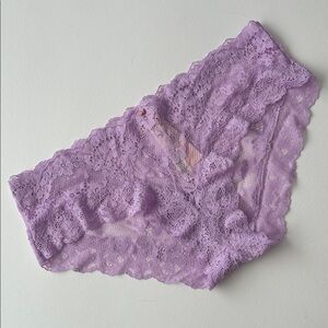 Victoria’s Secret Dream Angels purple hiphugger hipster stretch lace Panties